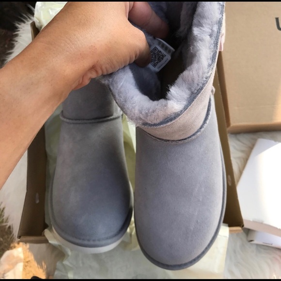 UGG AUTHENTIC GREY BOW BOOTS SZ 7 New - Picture 2 of 5